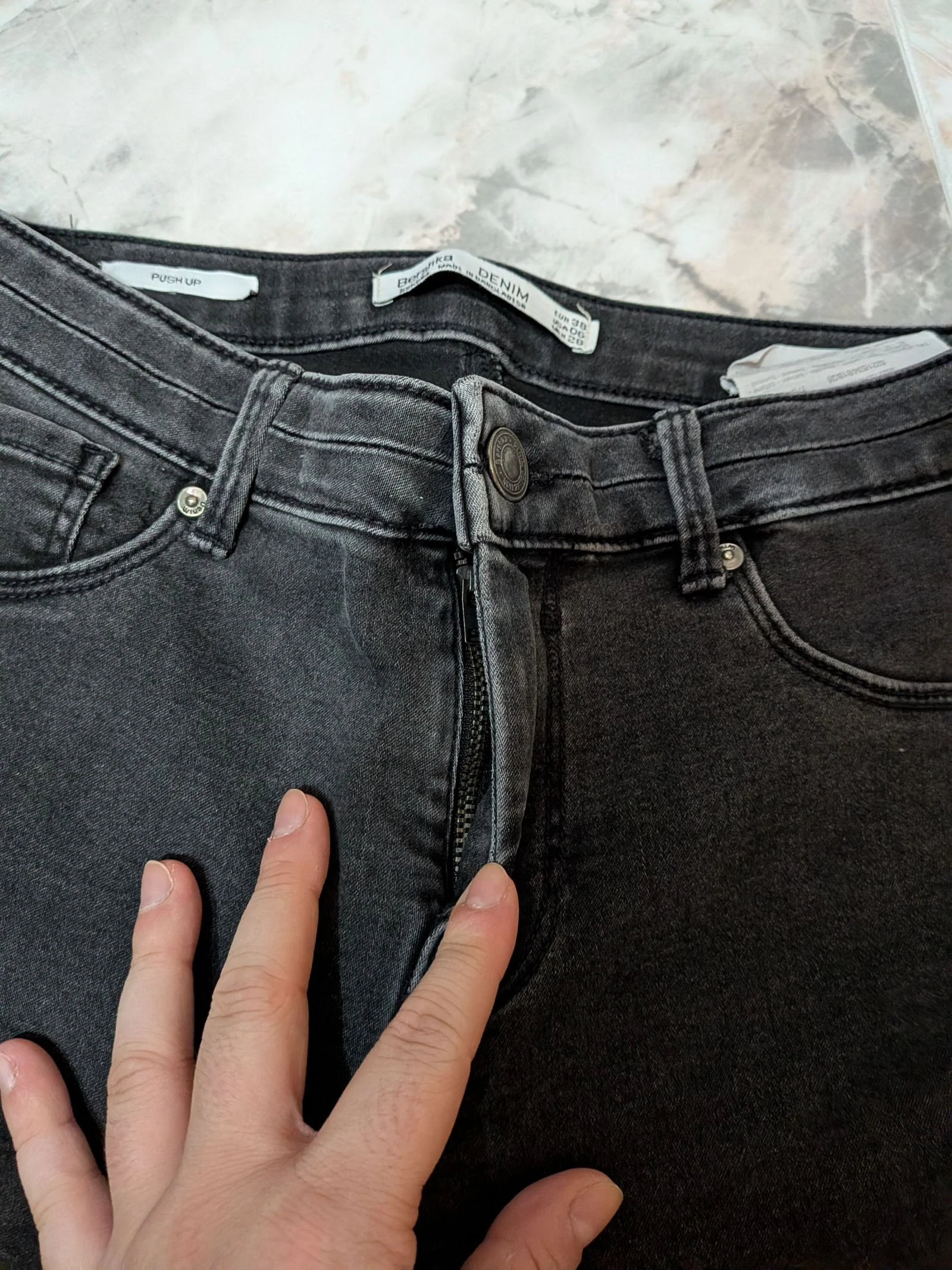 Calça preta justa – photo 7